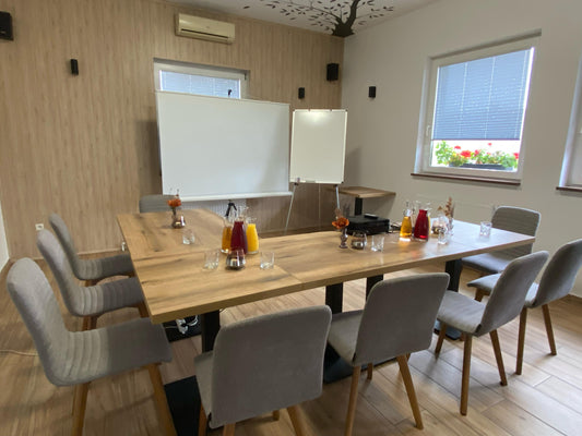 Poslovni sestanek na Pohorju z urejenim coffee breakom in finger food pogostitvijo